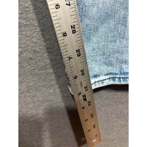 True Religion Geno Relaxed Slim Mens Distress Jean Light Breaker Rips Size 30 - Picture 9 of 13